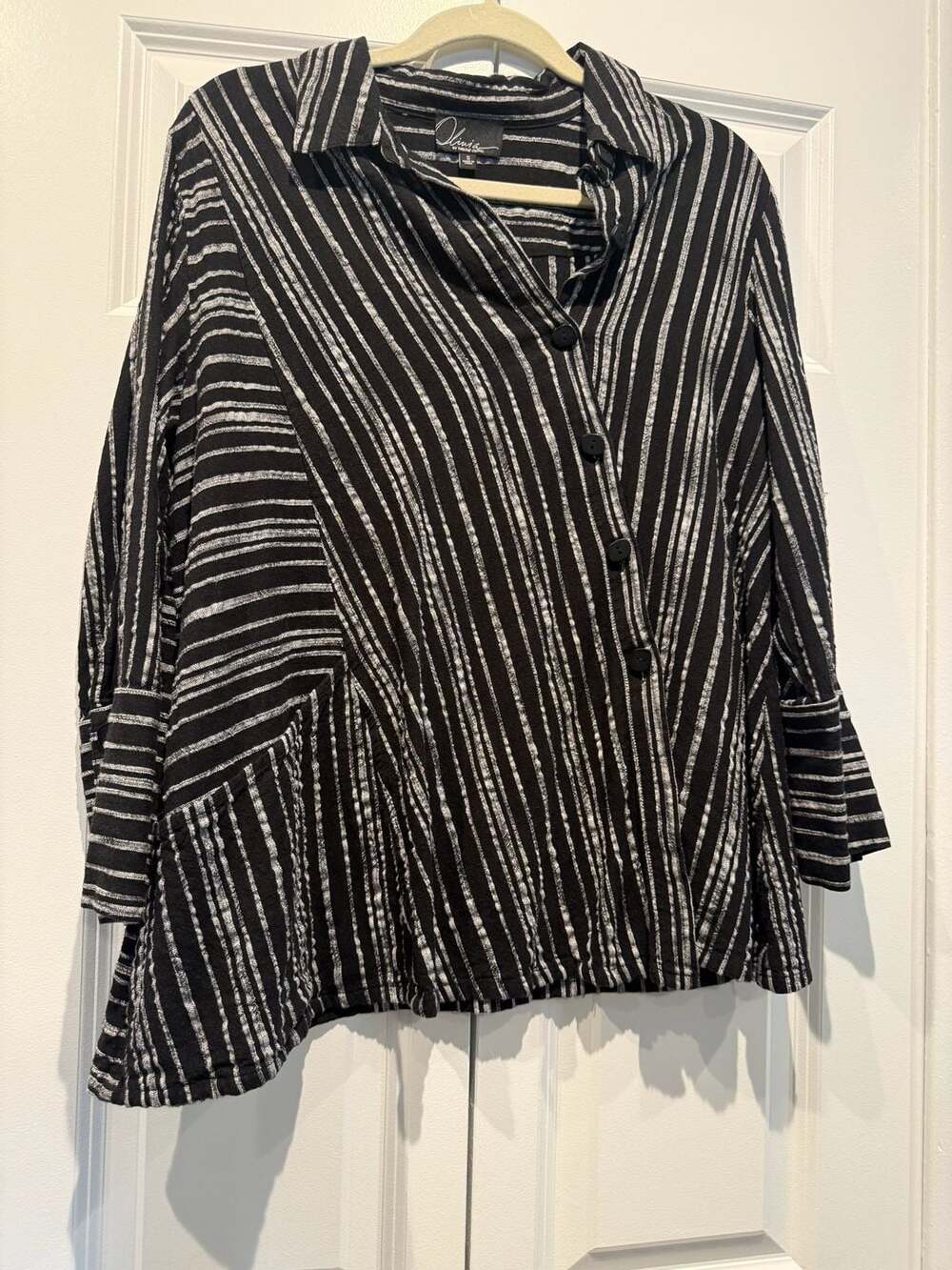 Olivia by Habitat shirt 114130, crimped crepe stripe .